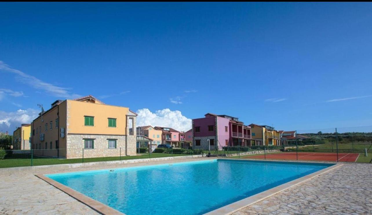 Apartment Aleks Tar-Vabriga Exterior photo
